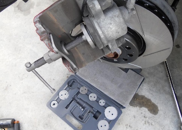 Ön Fren Balatası Nasıl Değiştirilir?